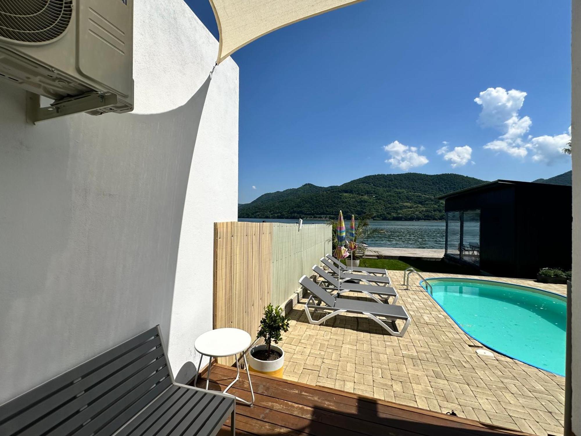 Hotel Casa Nube à Orşova Extérieur photo